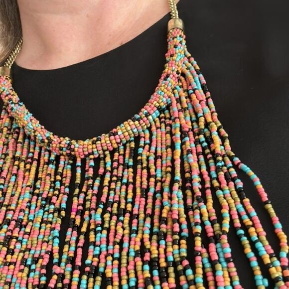 Boho seed bead bib necklace - Picture 7 of 9